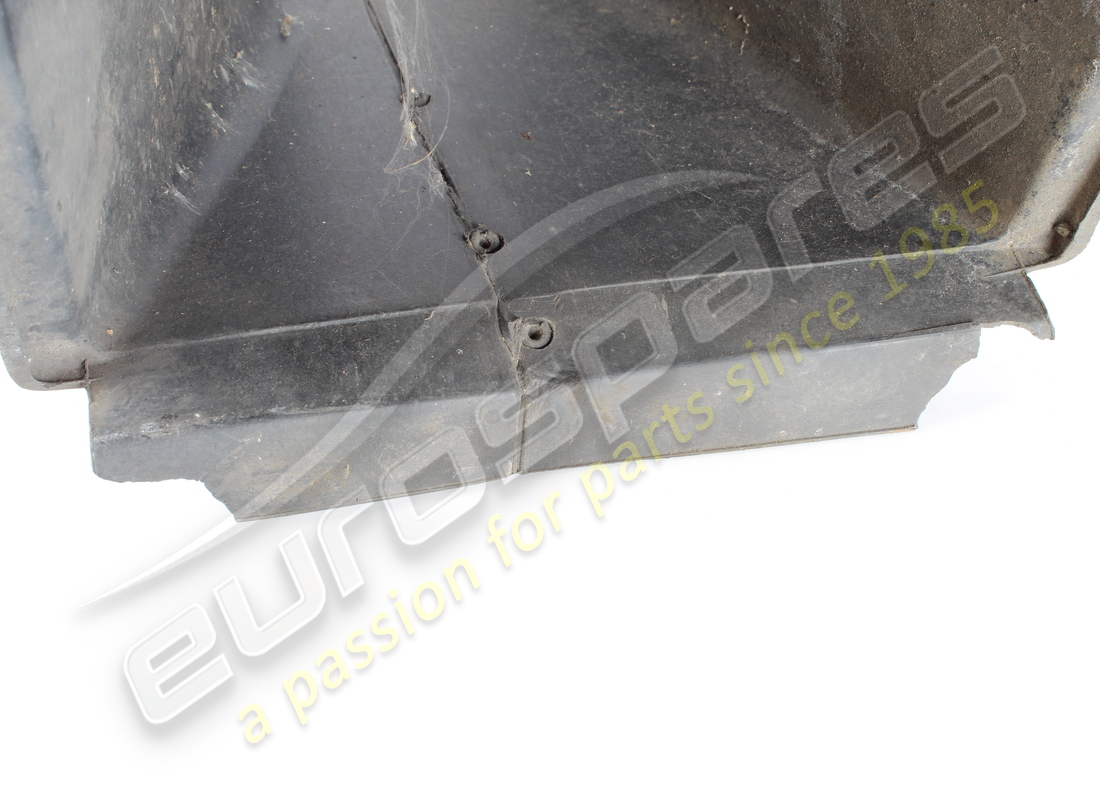 VERWENDETER MASERATI LUFTKANAL. TEILENUMMER 372000258 (4) verwendeter maserati luftkanal. teilenummer 372000258 (4)