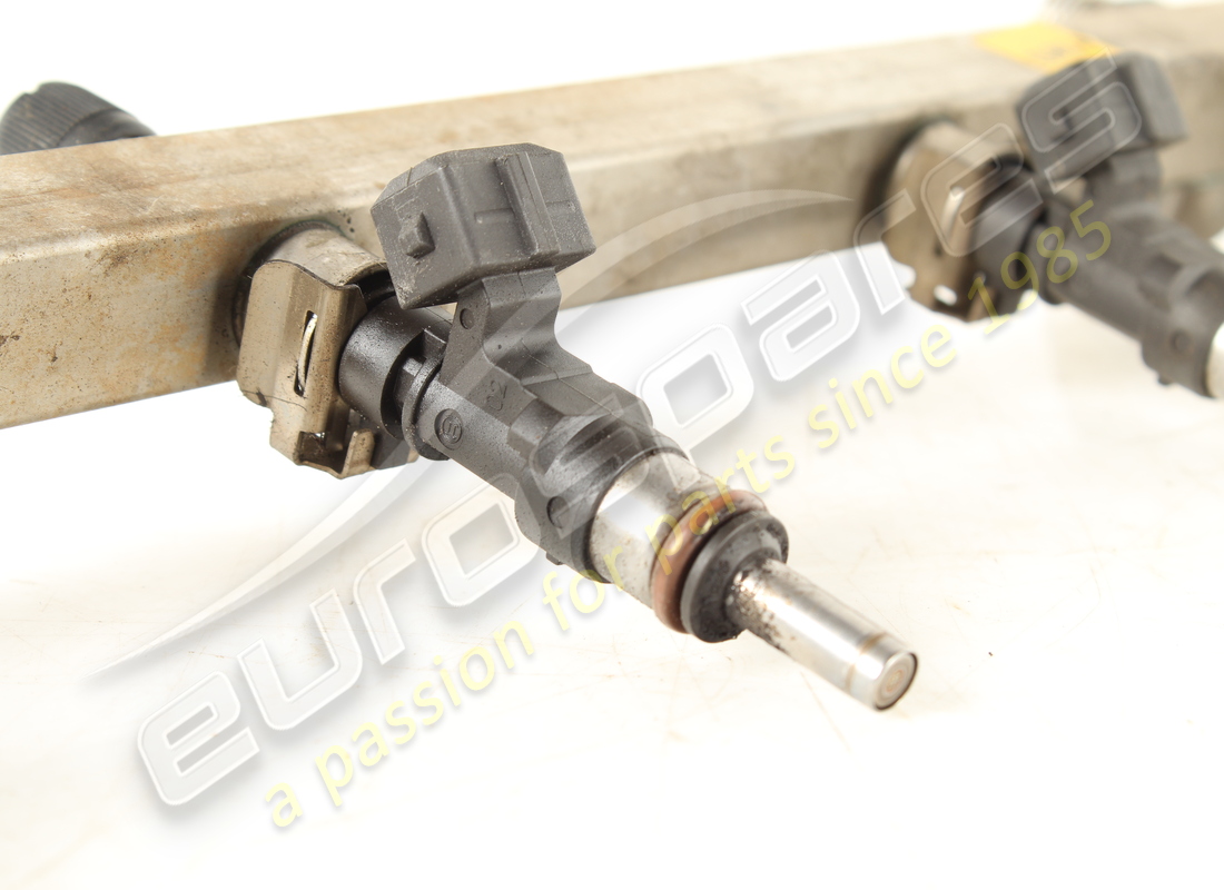 GEBRAUCHTE MASERATI KRAFTSTOFFLEITUNG MIT INJEKTOREN. TEILENUMMER 215338 (3) gebrauchte maserati kraftstoffleitung mit injektoren. teilenummer 215338 (3)