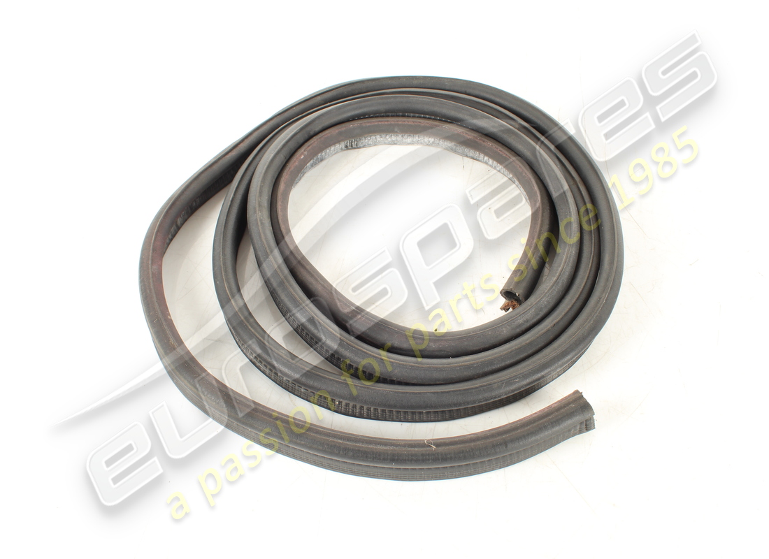 GEBRAUCHTER FERRARI BOOT-GUMMI. TEILENUMMER 60545300 (1) gebrauchter ferrari boot-gummi. teilenummer 60545300 (1)