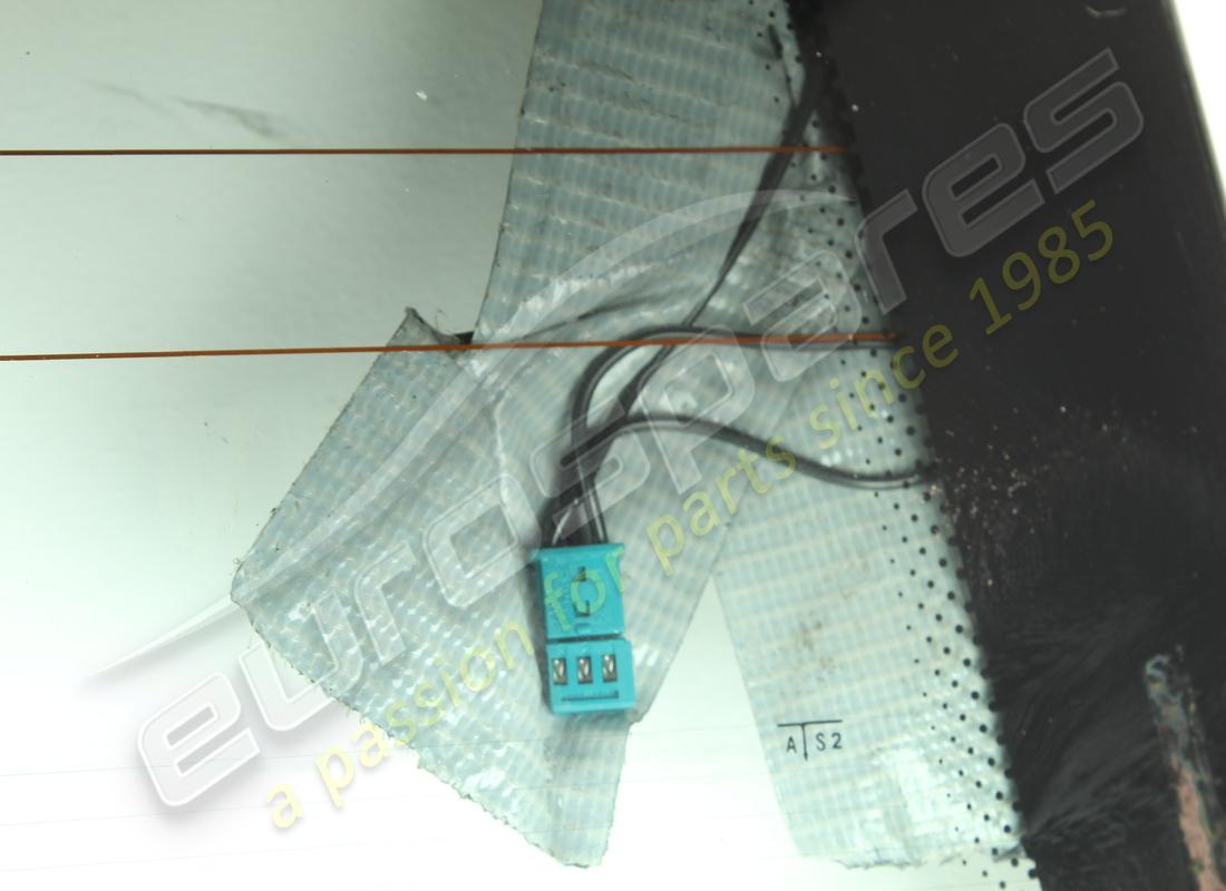 gebrauchte maserati heckfensterglas. teilenummer 83745100 (3)