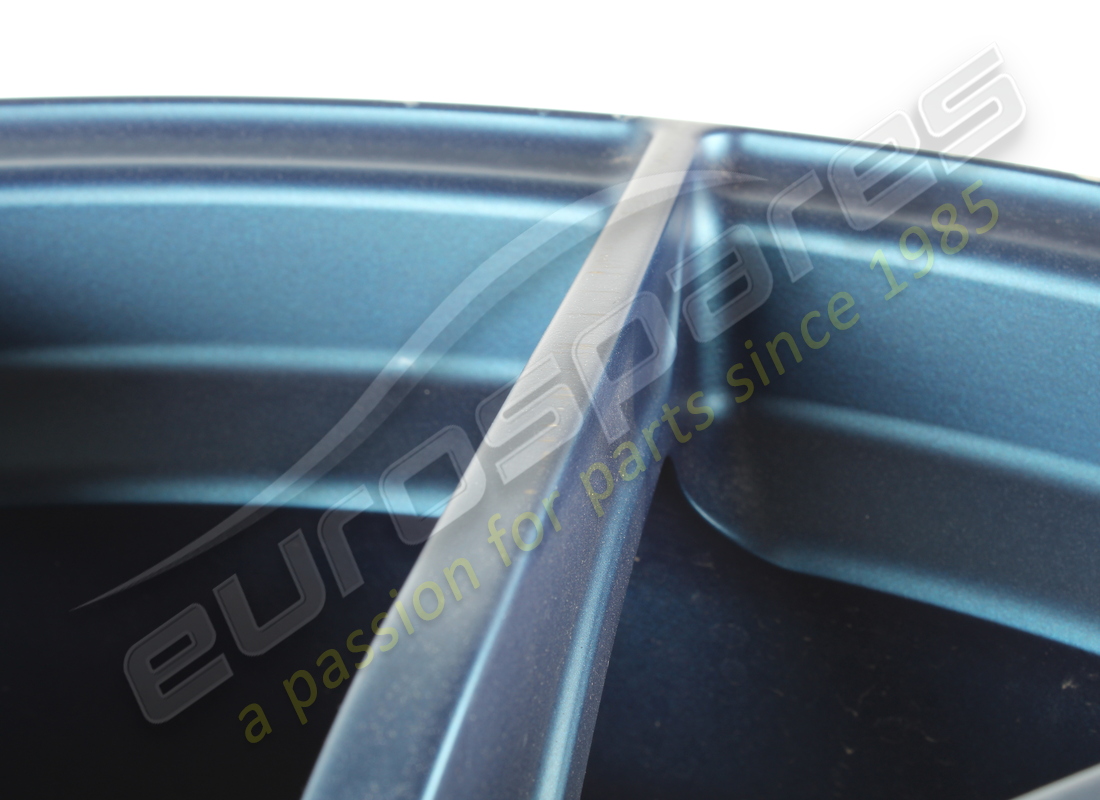 gebrauchtes ferrari hinterrad. teilenummer 323895 (10)