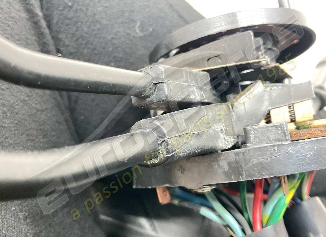 beschädigter ferrari steuerschalter. teilenummer 61838400 (4)