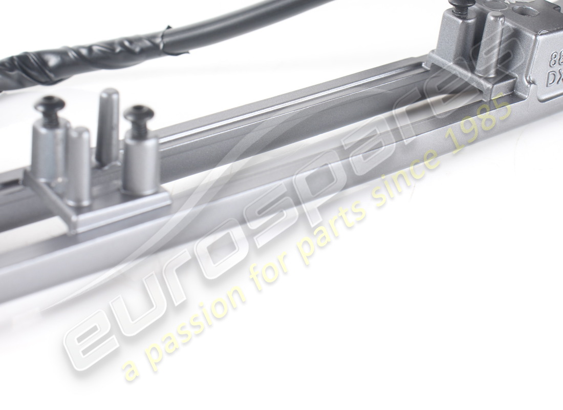 GEBRAUCHT FERRARI KOMPLETT RECHTER TÜRGRIFF. TEILENUMMER 88554400 (5) gebraucht ferrari komplett rechter türgriff. teilenummer 88554400 (5)