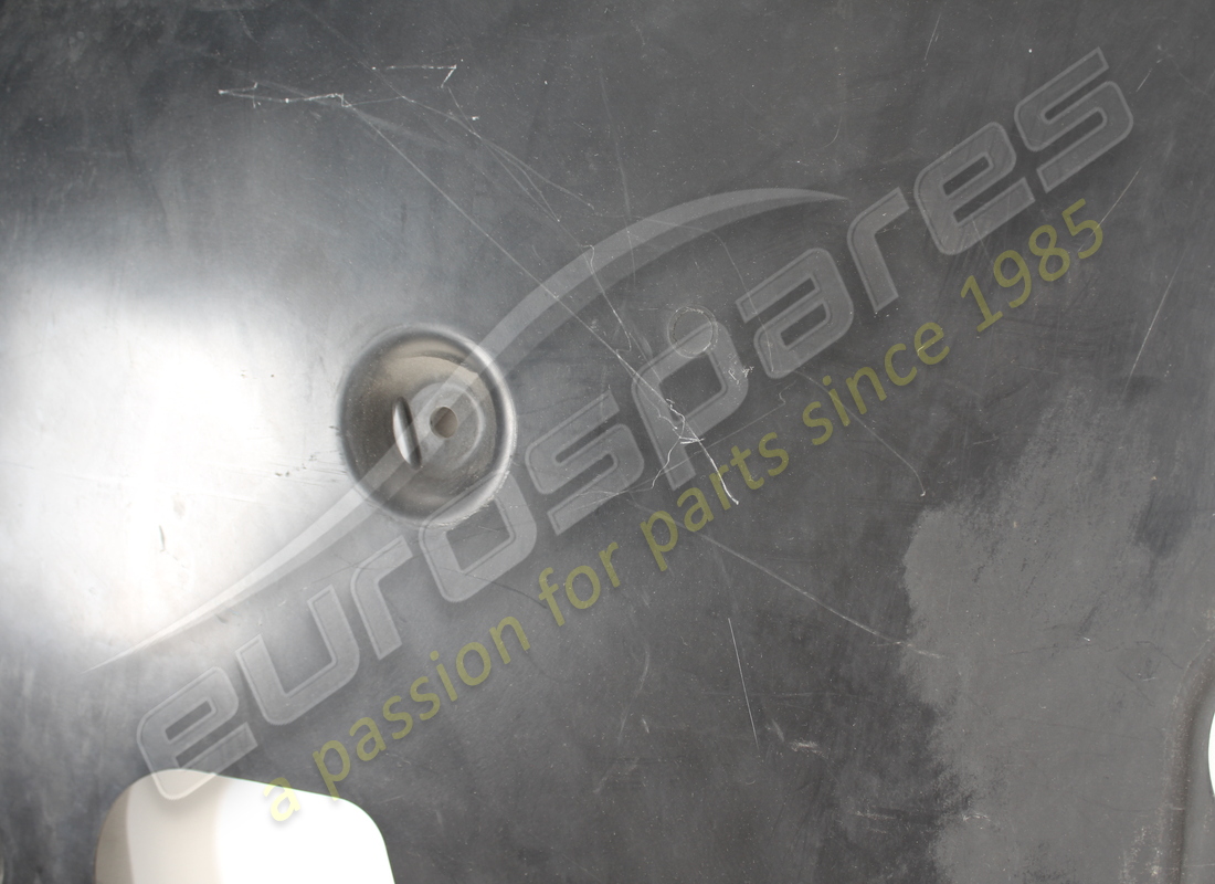 neu (sonstiges) ferrari vorderer flacher unterbodenteil. teilenummer 83916900 (3)