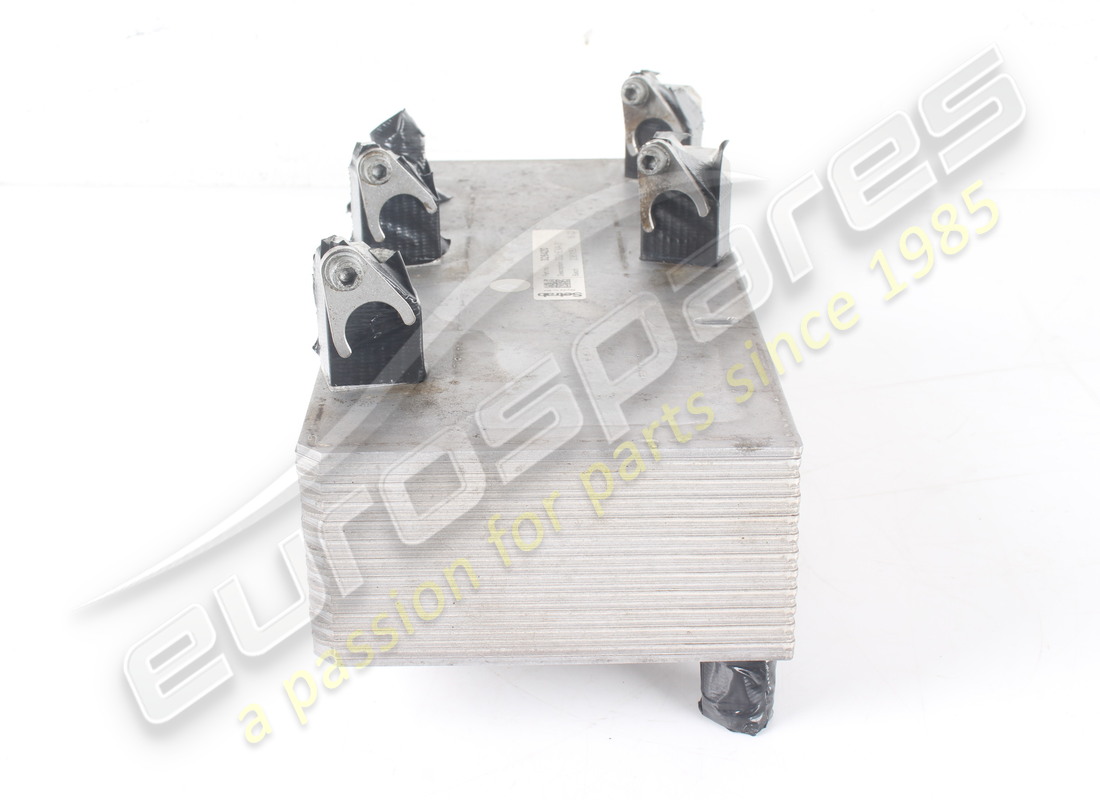VERWENDETER FERRARI ÖL-WÄRMETAUSCHER. TEILENUMMER 326420 (3) verwendeter ferrari öl-wärmetauscher. teilenummer 326420 (3)