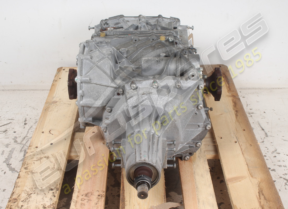 GEBRAUCHTES FERRARI KOMPLETTES DCT-GETRIEBE. TEILENUMMER 864807 (2) gebrauchtes ferrari komplettes dct-getriebe. teilenummer 864807 (2)