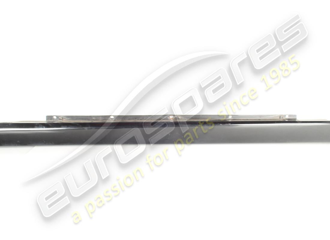 GEBRAUCHT MASERATI RECHTER SEITENSCHWELLER. TEILENUMMER 980000906 (3) gebraucht maserati rechter seitenschweller. teilenummer 980000906 (3)