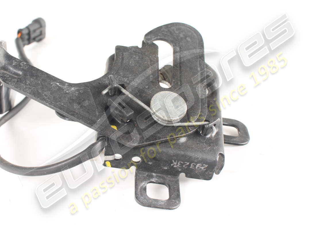 gebrauchtes ferrari deckelschloss. teilenummer 83752200 (2)