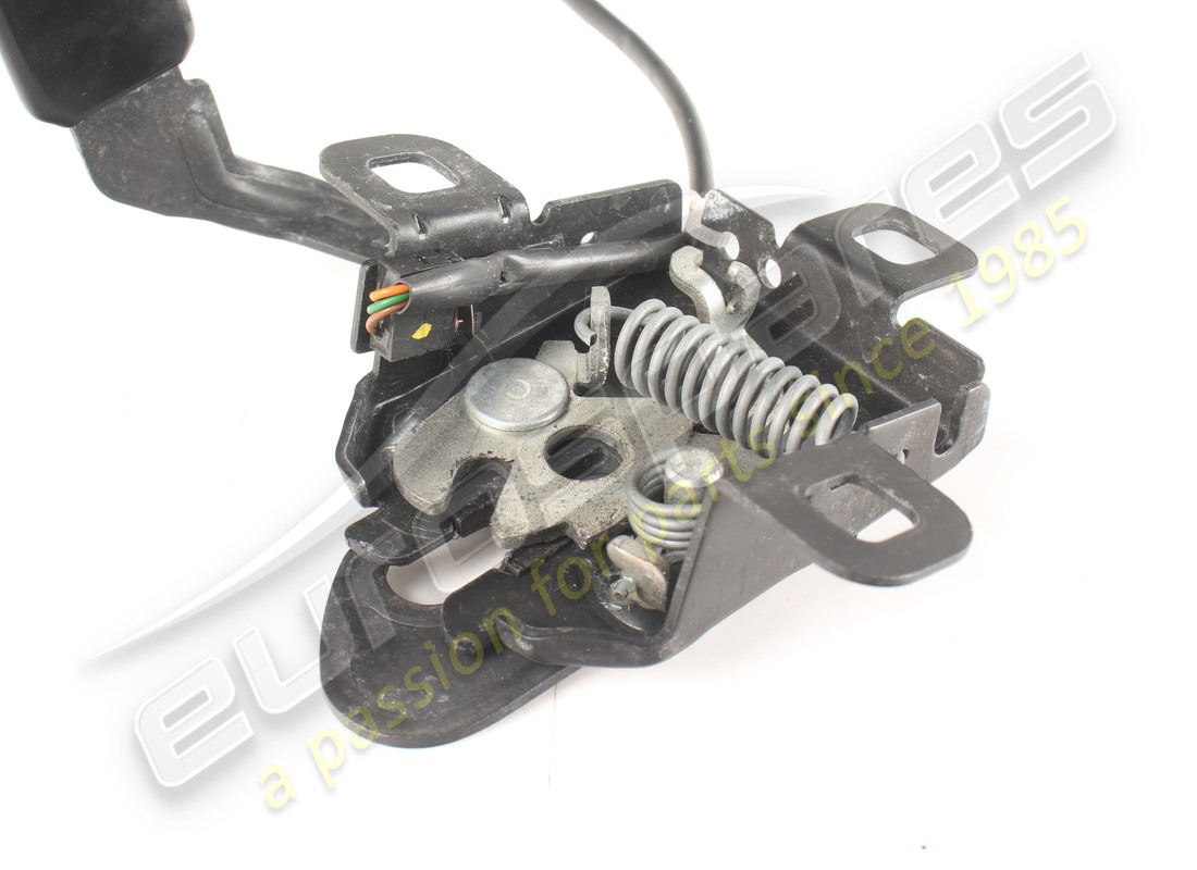 gebrauchtes ferrari deckelschloss. teilenummer 83752200 (3)
