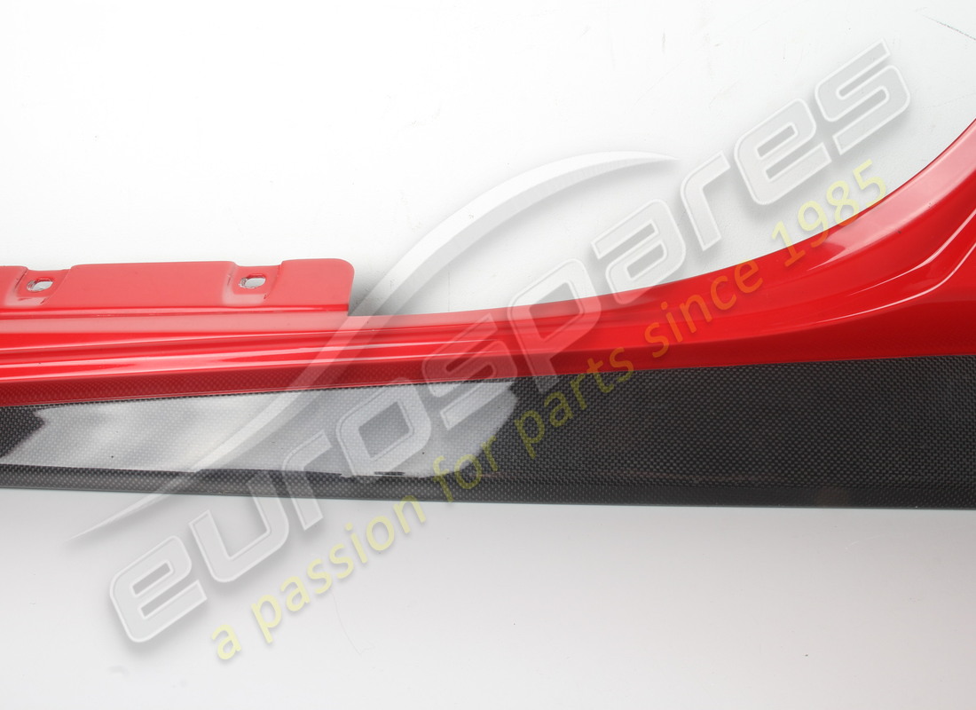 gebrauchte ferrari untertürverkleidung links. teilenummer 86936410 (3)