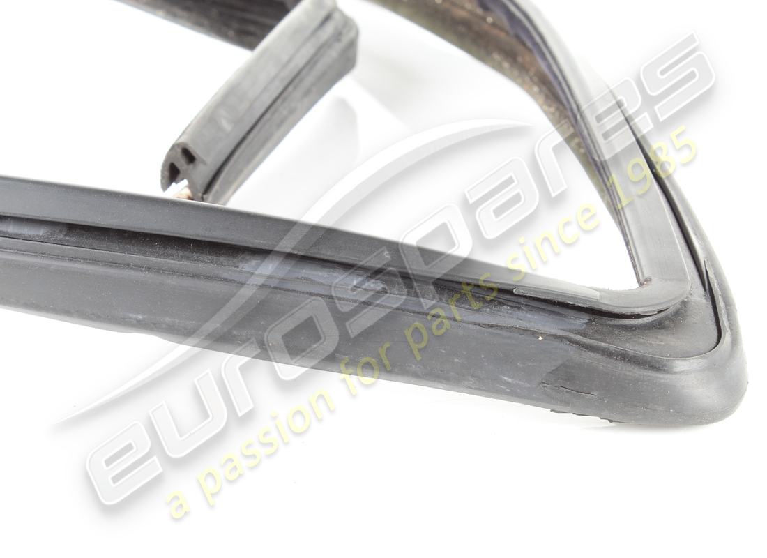 GEBRAUCHT MASERATI FÜHRUNGSDICHTUNG FÜR VORDERES LINKES FENSTER TEILENUMMER 377730123 (3) gebraucht maserati führungsdichtung für vorderes linkes fenster teilenummer 377730123 (3)