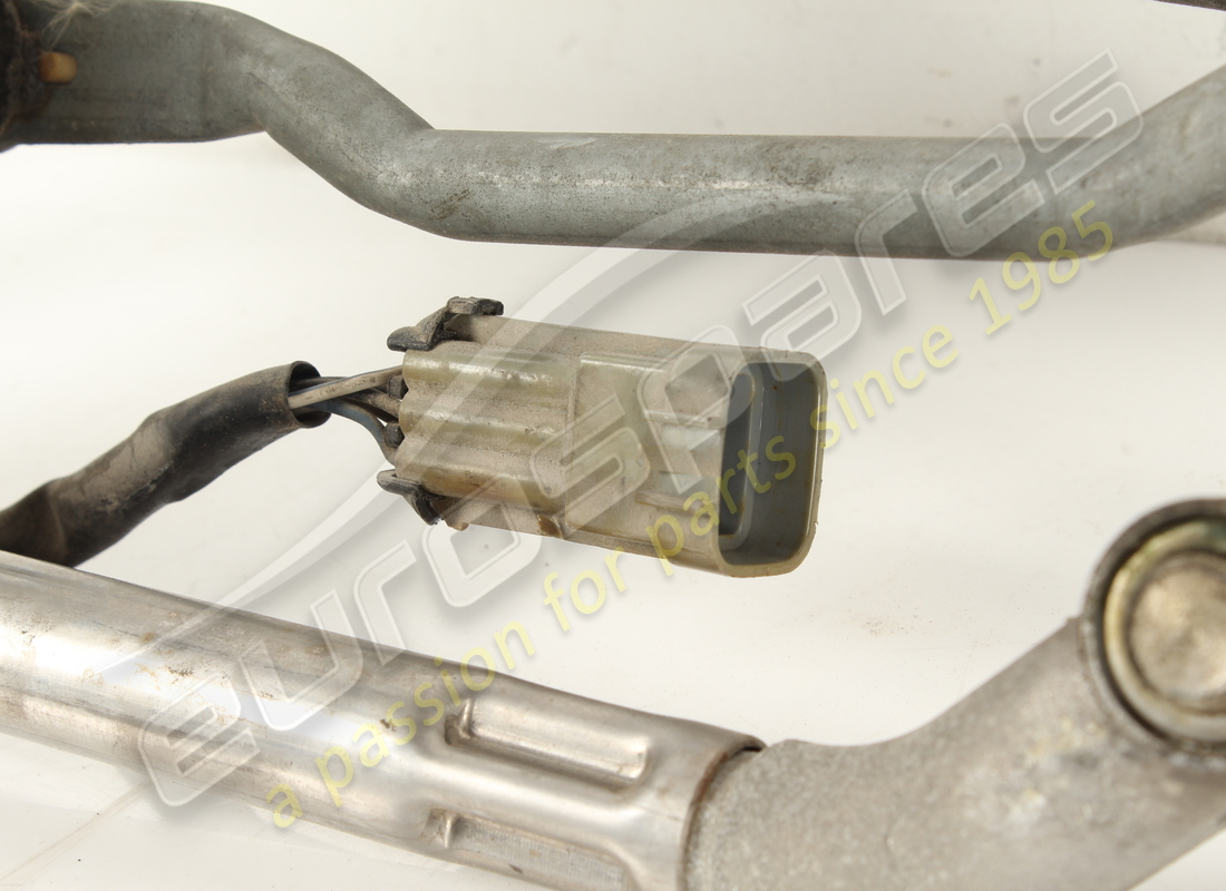 gebrauchter ferrari scheibenwischer mit motor. teilenummer 84108900 (4)