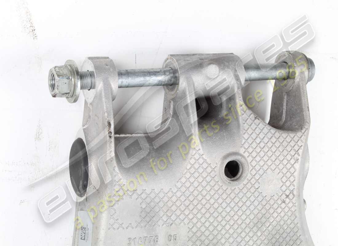 GEBRAUCHTER FERRARI LINKER HINTERER AUFHÄNGUNGSARM. TEILENUMMER 894441 (3) gebrauchter ferrari linker hinterer aufhängungsarm. teilenummer 894441 (3)