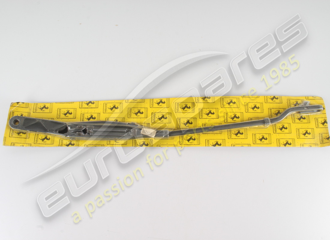 neu ferrari rechter wischerarm lhd teilenummer 63756200 (1)