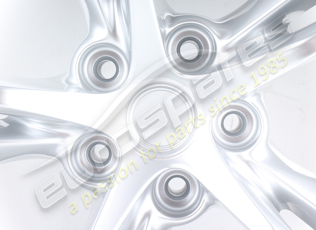 ÜBERHOLTES FERRARI HINTERRAD. TEILENUMMER 328457 (2) überholtes ferrari hinterrad. teilenummer 328457 (2)