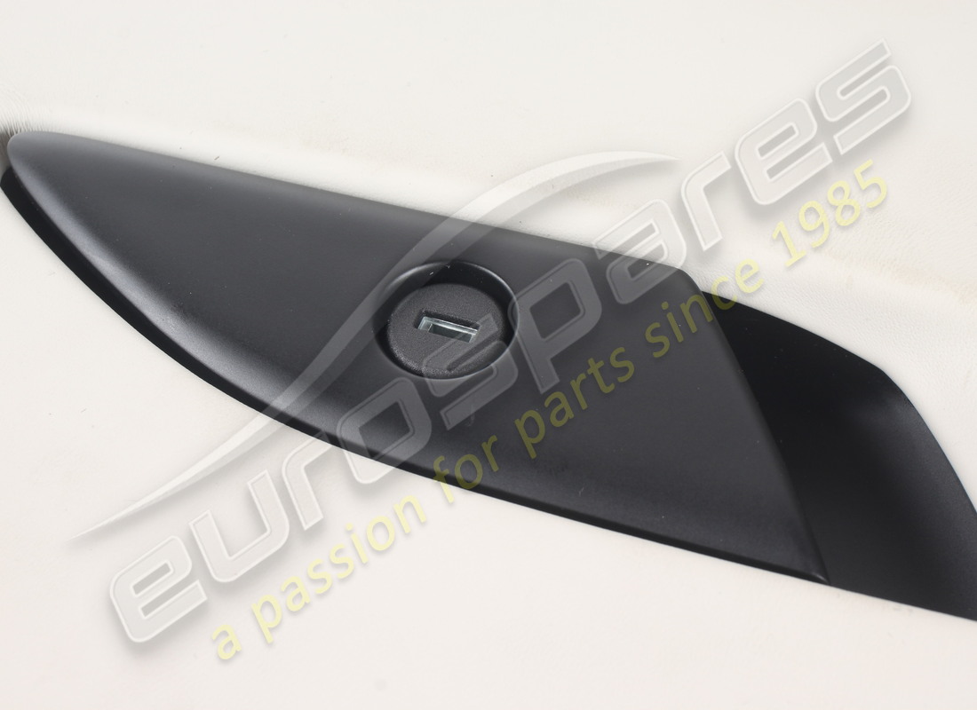 gebrauchte eurospares untere armaturenbrettverkleidungen in hellgrauem leder 4301 teilenummern 947673 und 947672 sind aus leder, nicht aus alcantara. teilenummer eap1723553 (6)