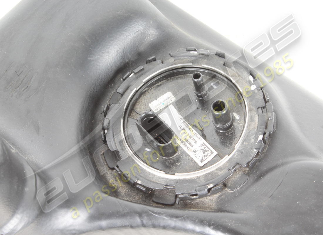 gebrauchter lamborghini kraftstofftank akf scheuerschutz. teilenummer 4t7201021b (2)