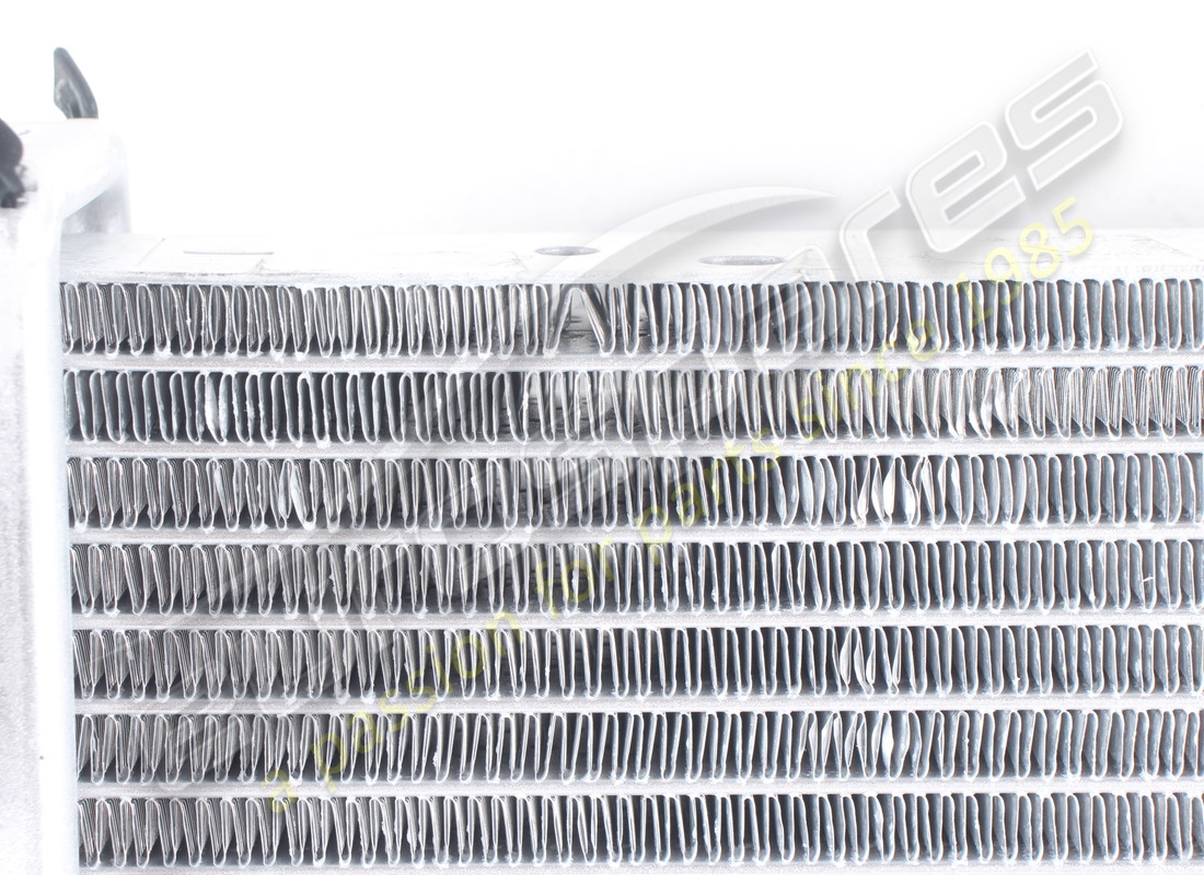 neuer maserati ladeluftkühler. teilenummer 675001057 (3)