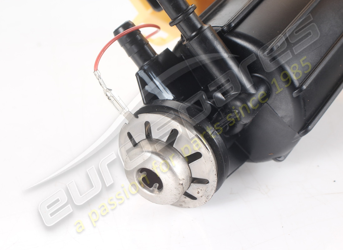 GEBRAUCHTER FERRARI RH-KRAFTSTOFFPUMPENFILTER. TEILENUMMER 282784 (5) gebrauchter ferrari rh-kraftstoffpumpenfilter. teilenummer 282784 (5)