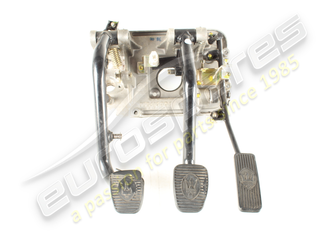 GEBRAUCHT Maserati PEDALUNTERSTÜTZUNG . TEILENUMMER 388410304 (1)