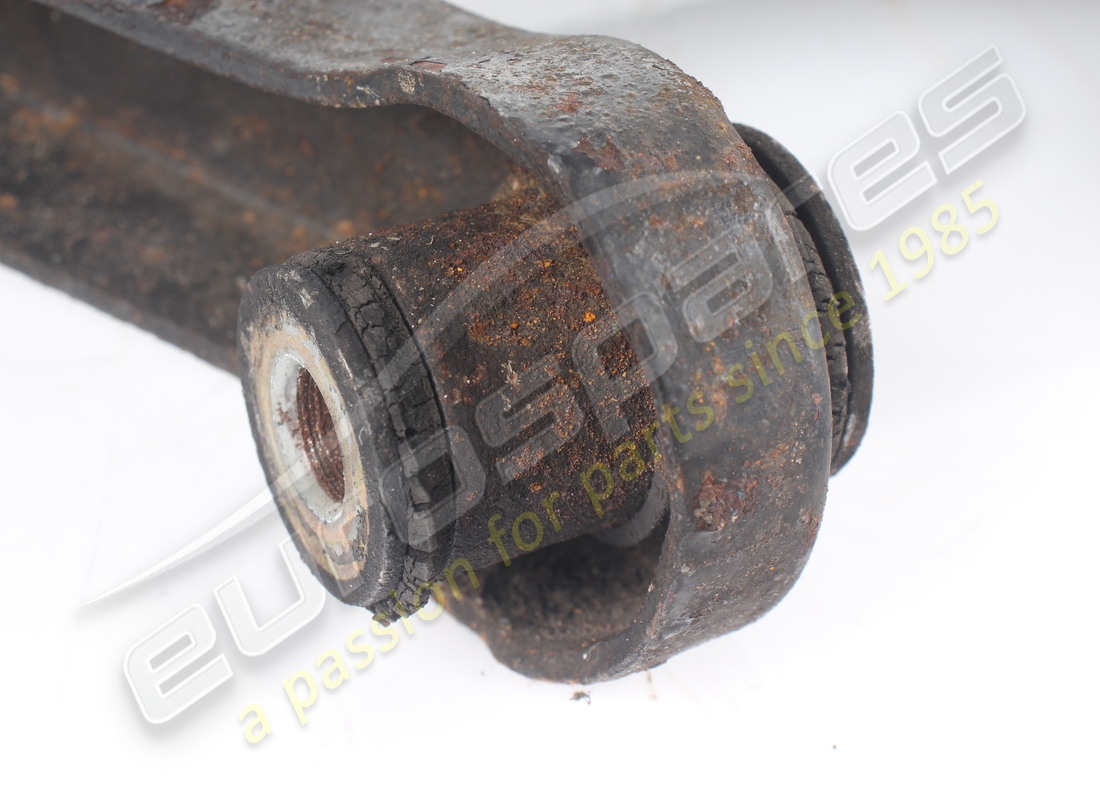 used ferrari rh rear suspension lower lever. part number 117805 (3)