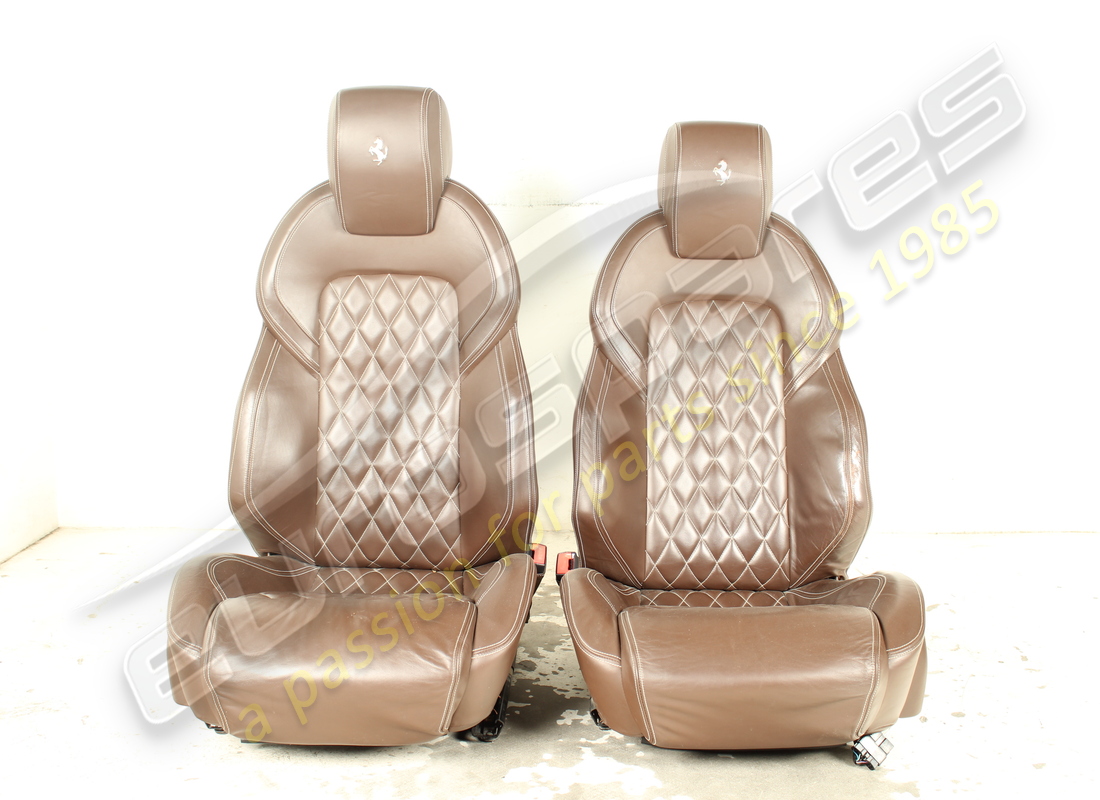 GEBRAUCHT Eurospares KOMPLETTES SITZSET MIT HECKSCHEIBEN. TEILENUMMER EAP1564144 (1)