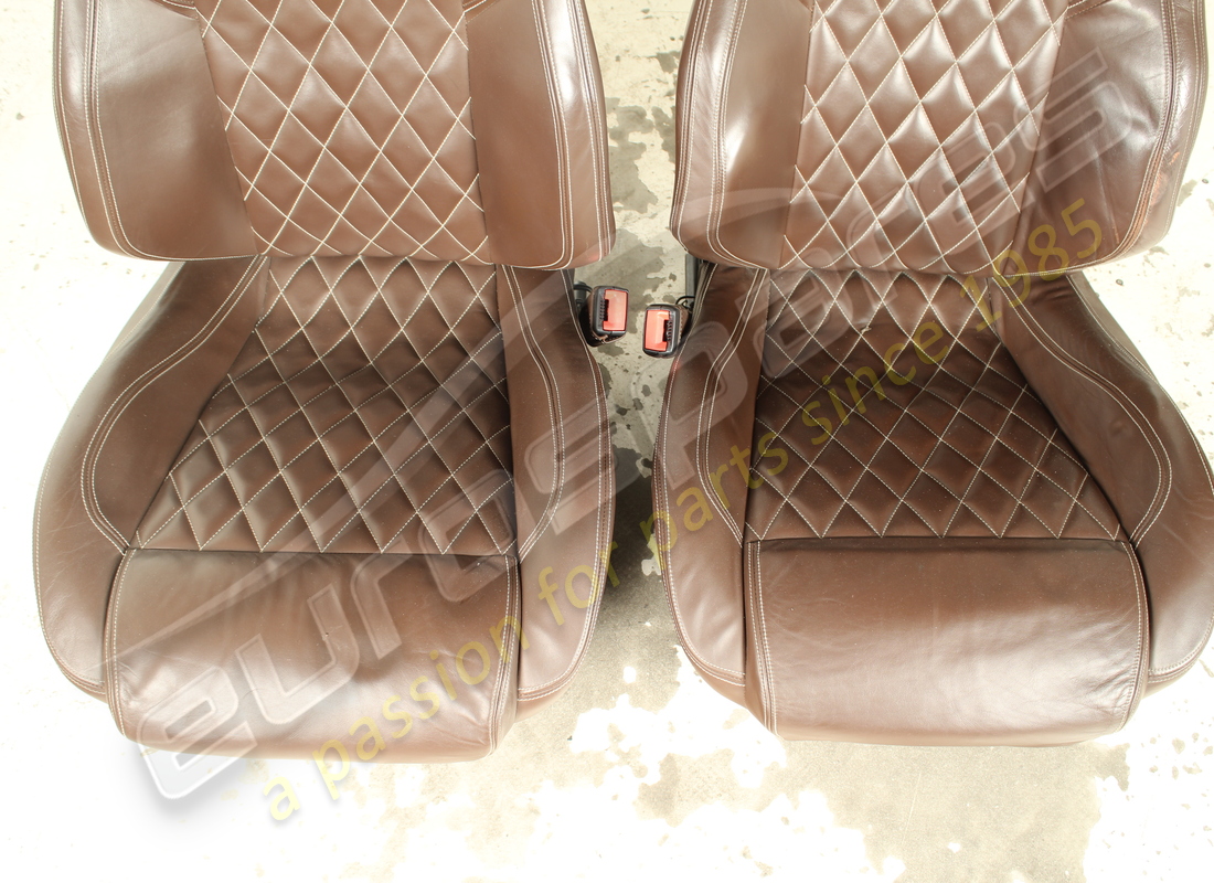 gebraucht ferrari komplettes sitzset mit heckscheiben. teilenummer eap1564144 (2)