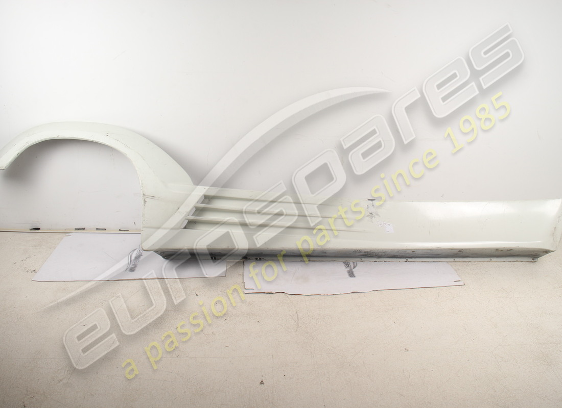 NEW (OTHER) LAMBORGHINI RH SKIRT EXTERIOR COVER . PART NUMBER 007010070 (1)