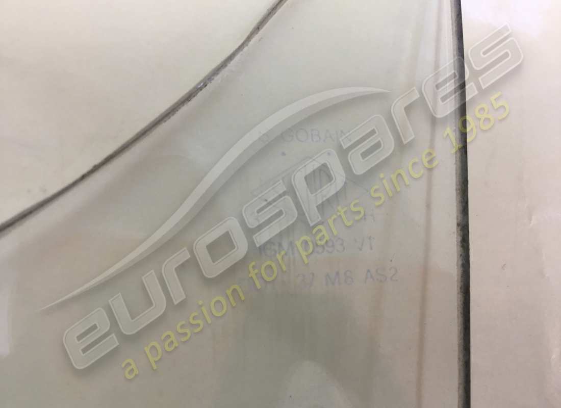 neu (sonstiges) ferrari 246gts linkes viertelfenster-lüftungsglas (ohne loch). teilenummer 20284105a (2)