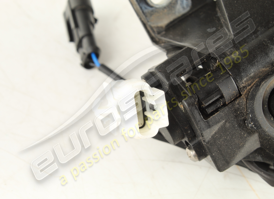 GEBRAUCHT FERRARI KOMPLETTES MODUL MANIGLIA DX GDX. TEILENUMMER 820611 (4) gebraucht ferrari komplettes modul maniglia dx gdx. teilenummer 820611 (4)