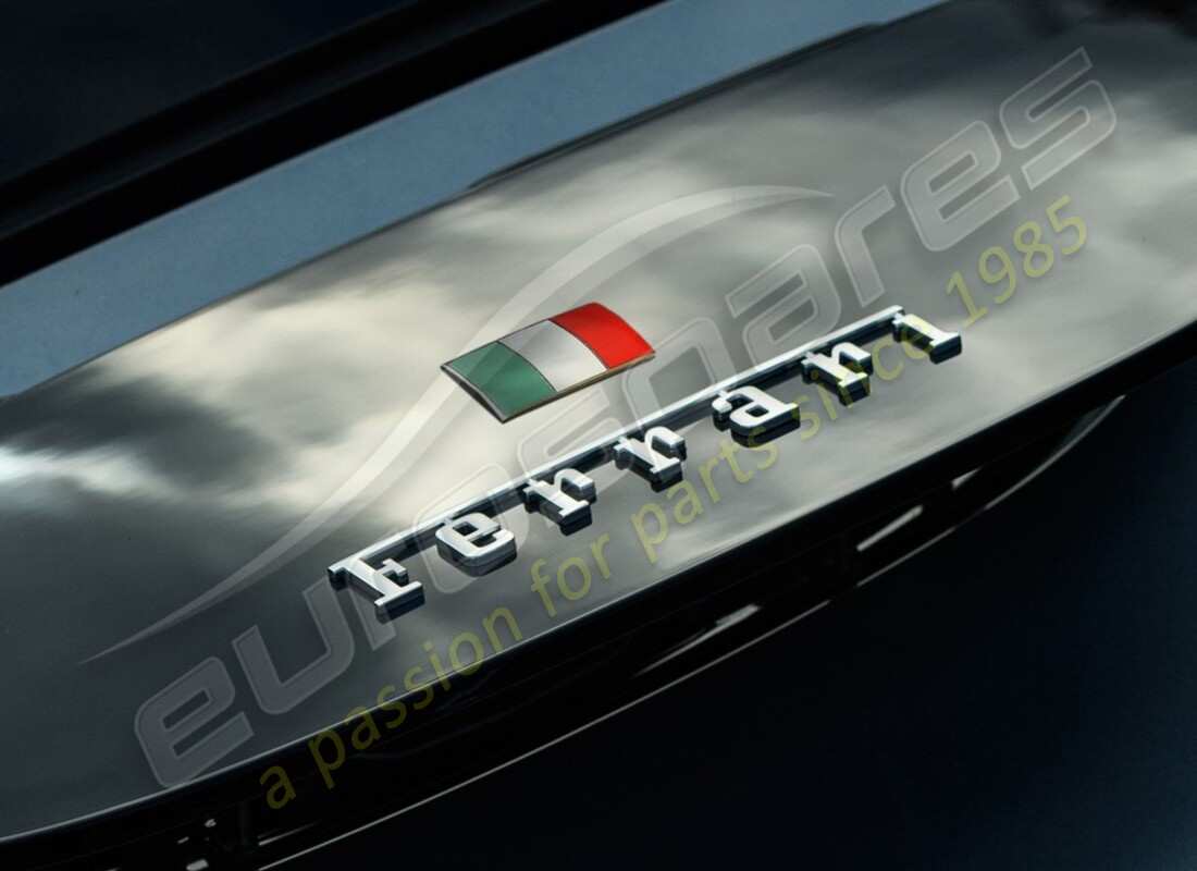 neu ferrari metallic flag logo badge, italienische flagge 4cm x 5.8cm. teilenummer 55024105 (1)