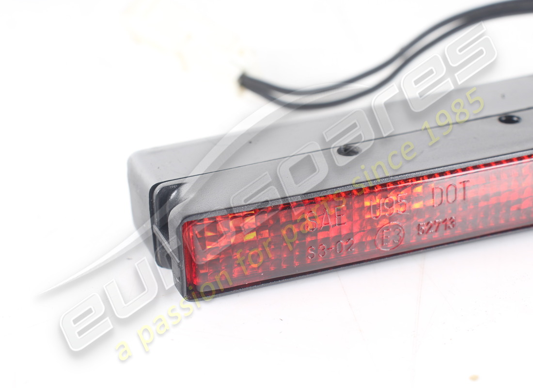 GEBRAUCHTE MASERATI HOCHLEISTUNGS-BREMSLEUCHTE. TEILENUMMER 191832 (3) gebrauchte maserati hochleistungs-bremsleuchte. teilenummer 191832 (3)