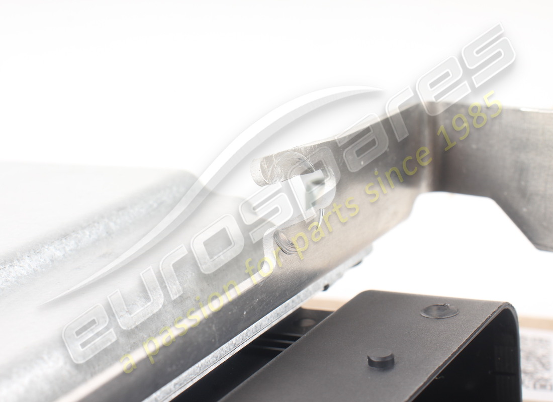 GEBRAUCHTE FERRARI FEDERUNGSECU. TEILENUMMER 811458 (5) gebrauchte ferrari federungsecu. teilenummer 811458 (5)