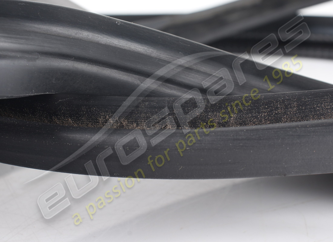 GEBRAUCHTE FERRARI RECHTE MOTORRAUMABDECKUNG. TEILENUMMER 88031200 (3) gebrauchte ferrari rechte motorraumabdeckung. teilenummer 88031200 (3)