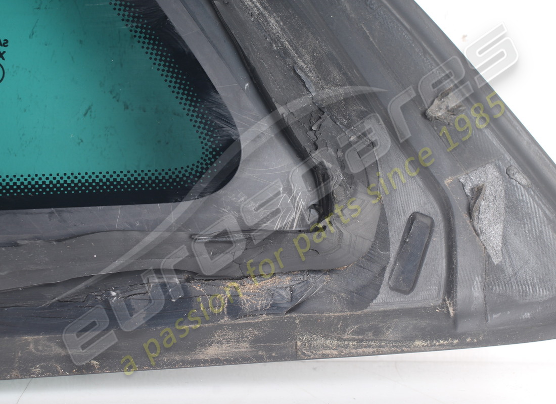 GEBRAUCHT FERRARI RECHTES HINTERES WINKELLEUCHTE. TEILENUMMER 86871100 (4) gebraucht ferrari rechtes hinteres winkelleuchte. teilenummer 86871100 (4)