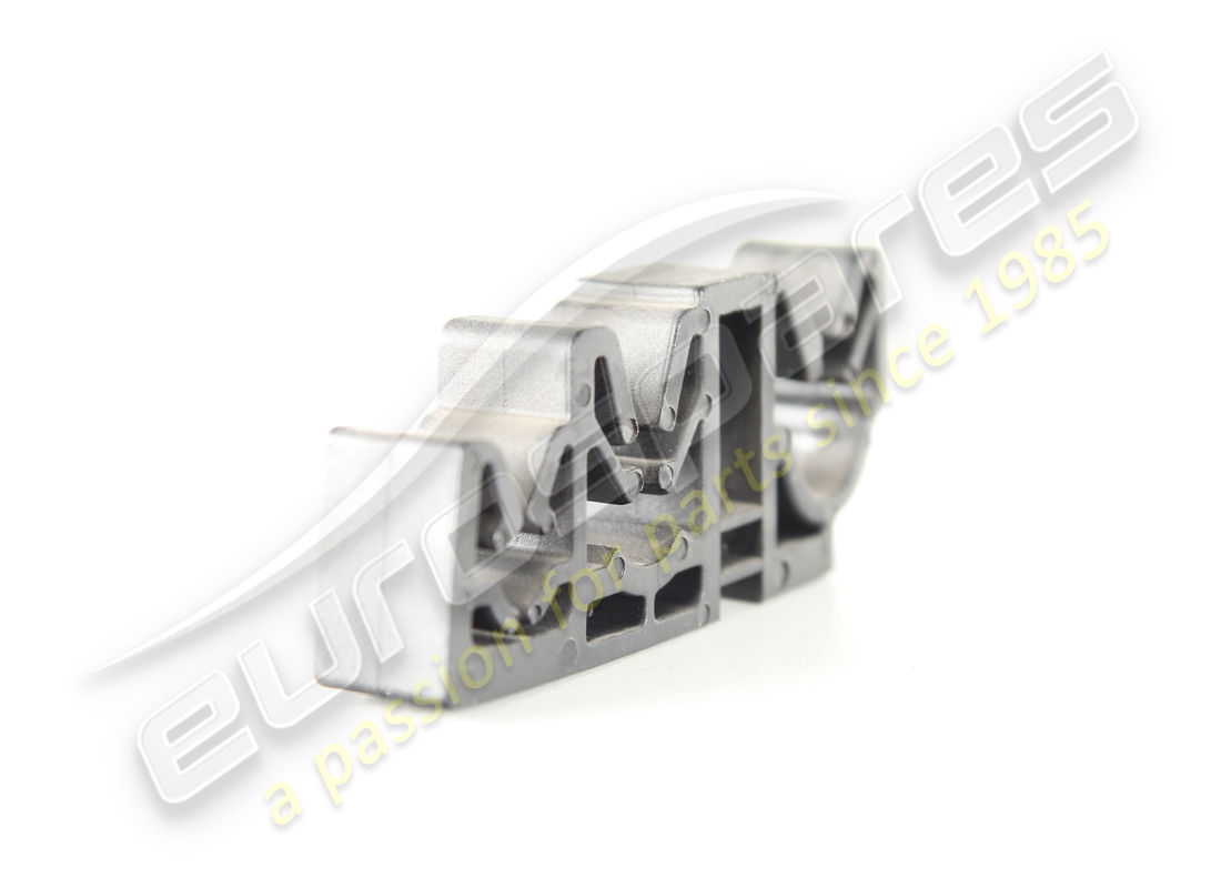 NEUER MASERATI CLIP. TEILENUMMER 675000055 (2) neuer maserati clip. teilenummer 675000055 (2)