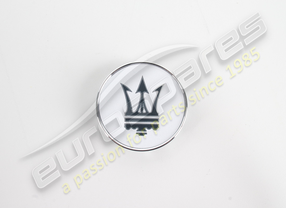 NEW EUROSPARES MASERATI WHEEL BADGE . PART NUMBER 367202106 (1)