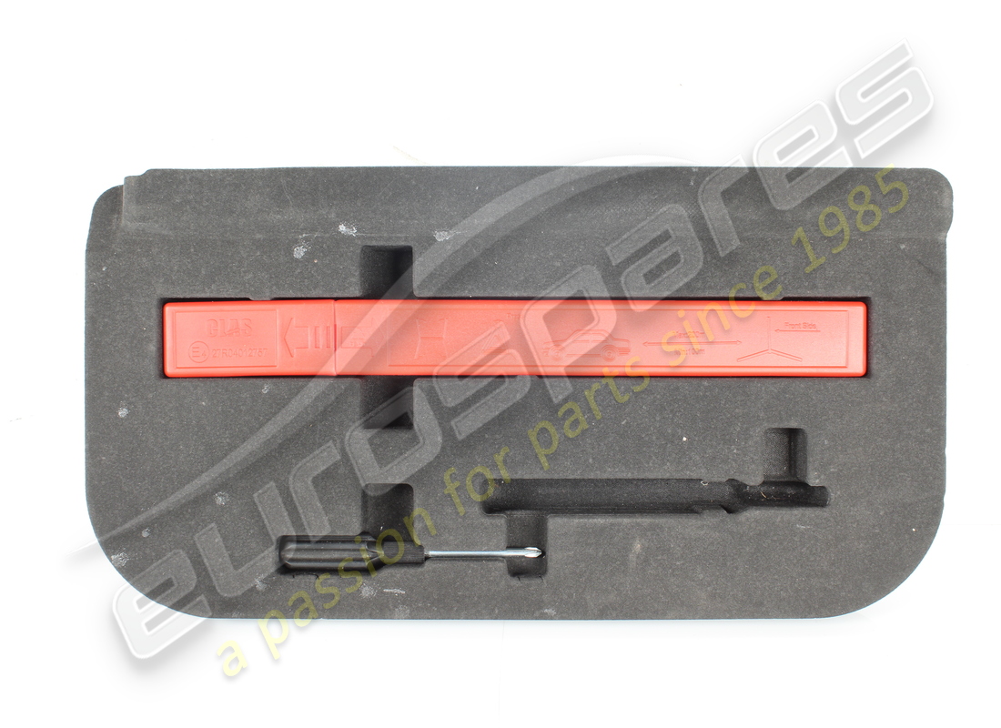 USED MASERATI CENTRAL BATTERY COVER . PART NUMBER 670300130 (1)