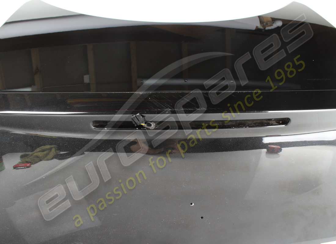gebrauchter ferrari hinterer kofferraumdeckel + catafore. teilenummer 68057511 (2)