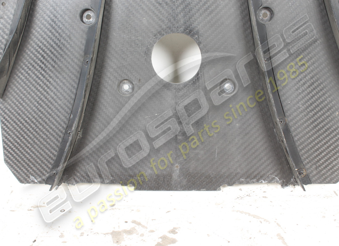 beschädigt ferrari vorderer unterbodenschutz. teilenummer 958160 (5)
