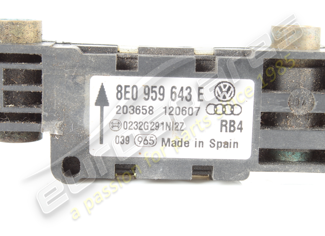 verwendeter lamborghini sensor. teilenummer 8e0959643e (3)