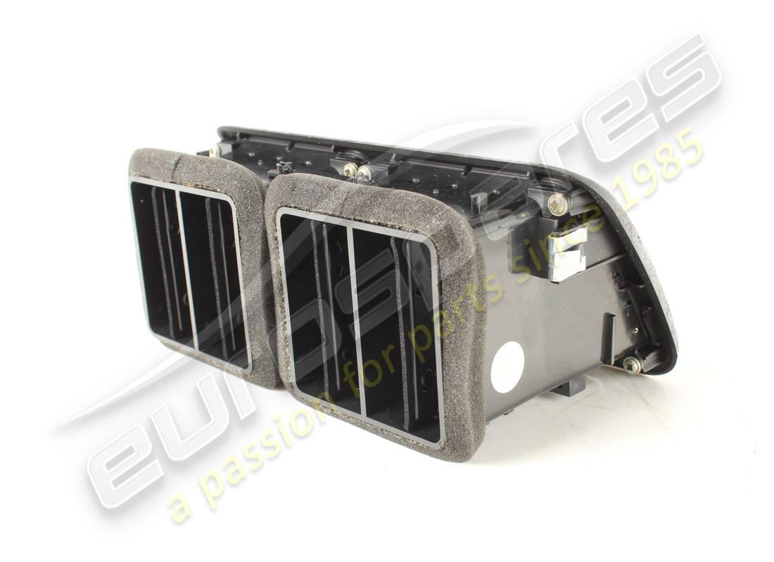 GEBRAUCHTE MASERATI HINTERE LÜFTUNGSÖFFNUNG. TEILENUMMER 67211900 (5) gebrauchte maserati hintere lüftungsöffnung. teilenummer 67211900 (5)