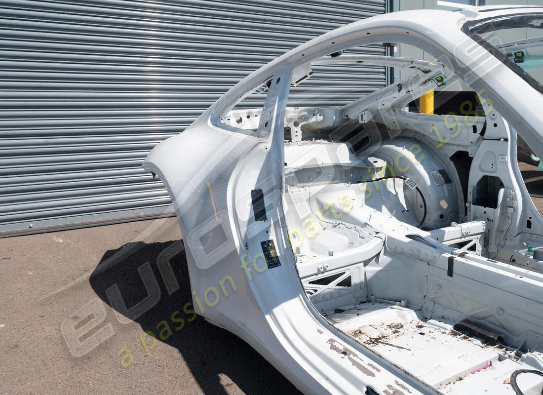 gebraucht porsche 992 gt3 hinteres fahrgestell und seitenwände. teilenummer eap1510496 (5)