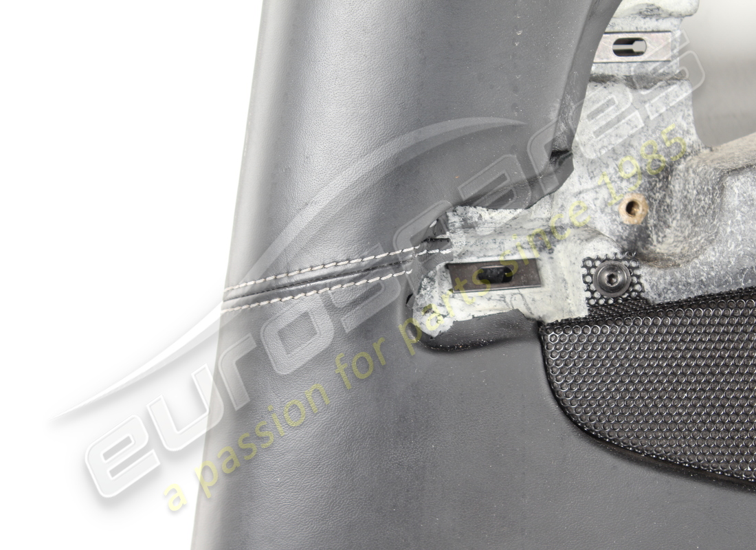 beschädigt ferrari pannello fianco post.dx vollständig. teilenummer 83645900 (2)