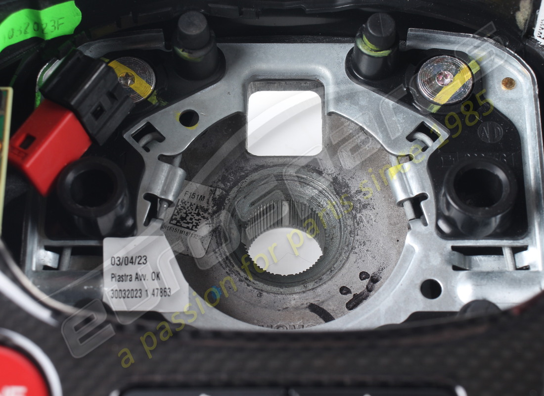 FERRARI KOMPLETTES LENKRAD GEBRAUCHT. TEILENUMMER 337540 (6) ferrari komplettes lenkrad gebraucht. teilenummer 337540 (6)