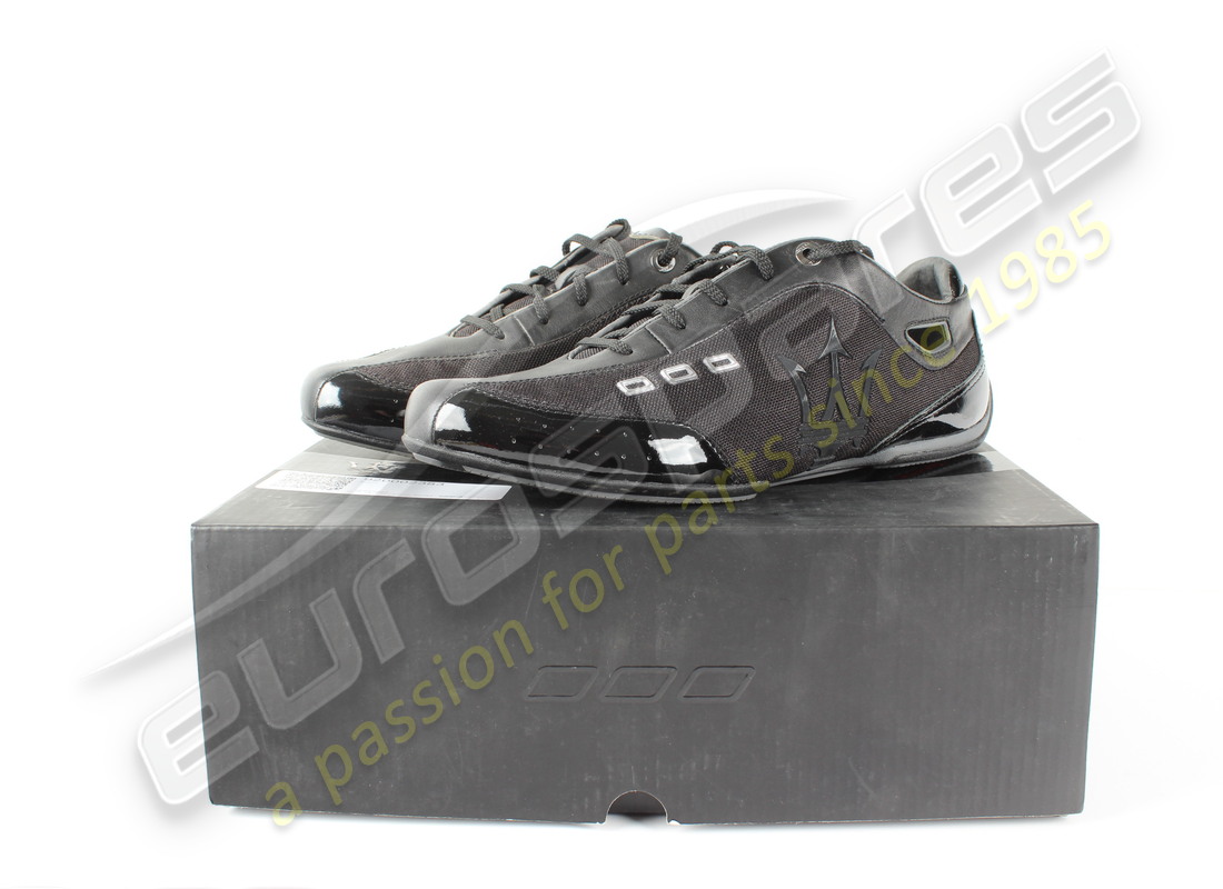 NEUER MASERATI MASERATI MC-TRAINER 42. TEILENUMMER 920002383 (1) neuer maserati maserati mc-trainer 42. teilenummer 920002383 (1)