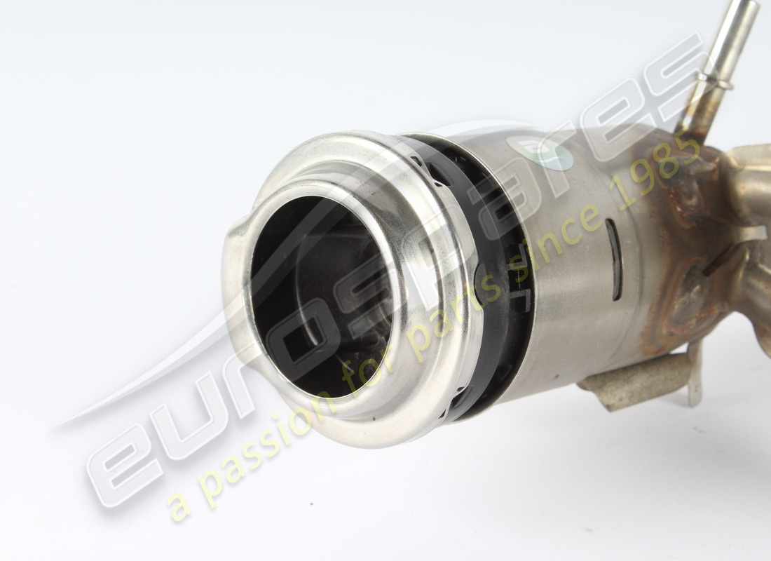 gebrauchter lamborghini einfüllstutzen. teilenummer 4t7201135f (2)