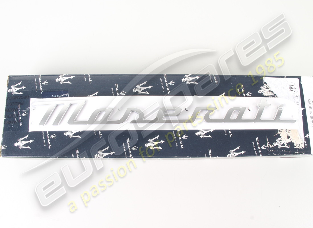 neu maserati maserati logo auf dem kofferraumdeckel. teilenummer 670158141 (2)