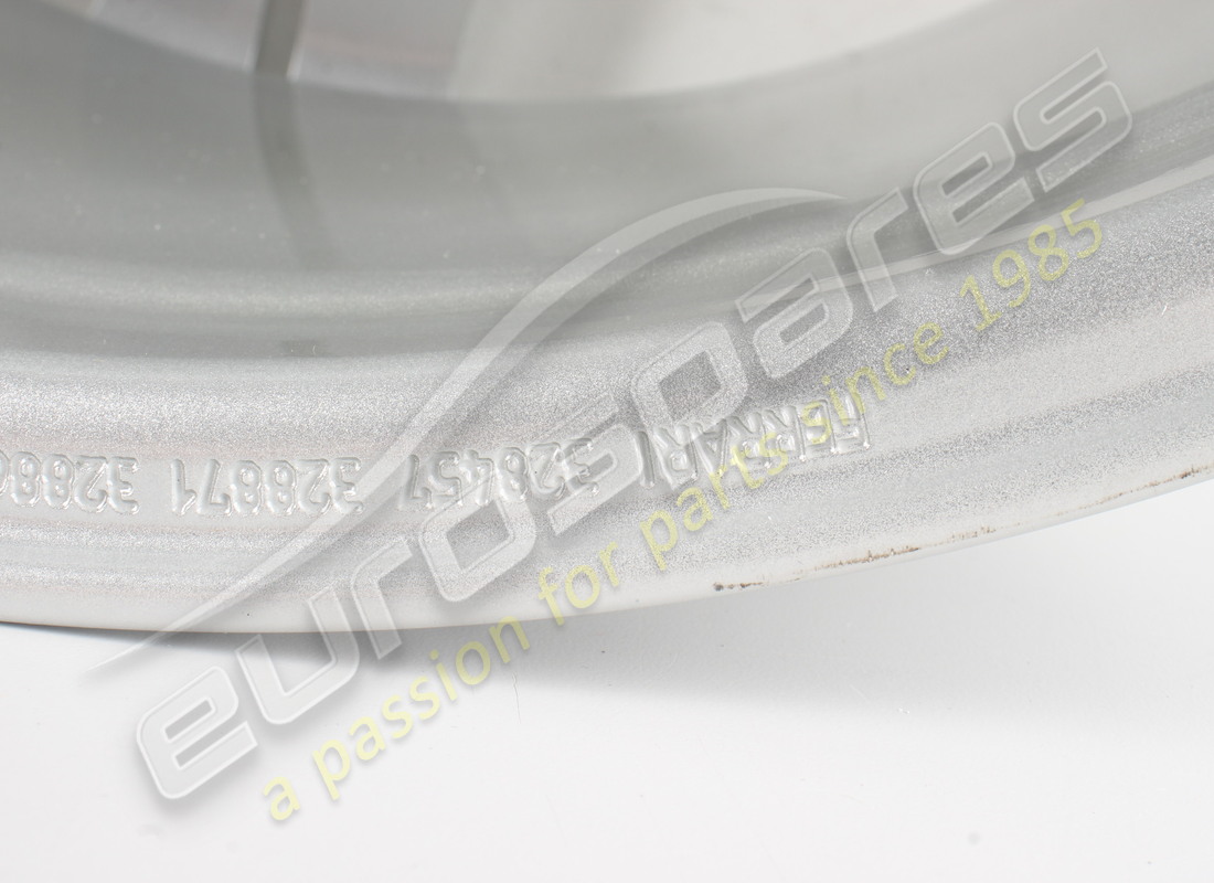 überholtes ferrari hinterrad. teilenummer 328457 (3)
