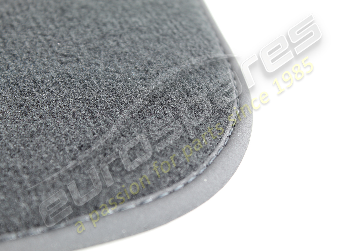 neu maserati hintere bodenplatte schwarz. teilenummer 670183925 (2)